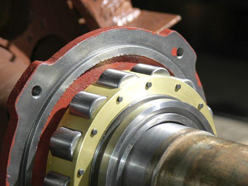 進(jìn)口軸承被侵蝕對(duì)壽命影響幾種表現(xiàn)